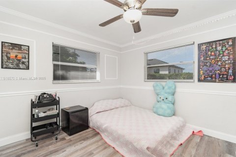 House in North Port, Florida 4 bedrooms, 159.42 sq.m. № 1971960 - photo 16