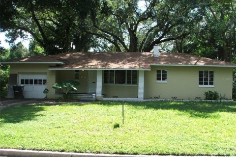 House in Orlando, Florida 3 bedrooms, 120.4 sq.m. № 2350077