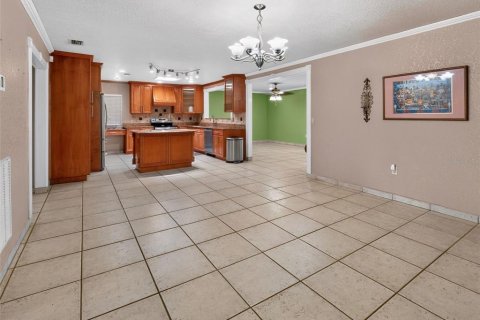 House in Tampa, Florida 3 bedrooms, 224.45 sq.m. № 2236190 - photo 16