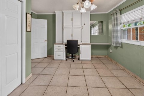 House in Tampa, Florida 3 bedrooms, 224.45 sq.m. № 2236190 - photo 15