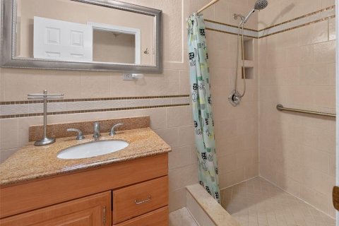 House in Tampa, Florida 3 bedrooms, 224.45 sq.m. № 2236190 - photo 18