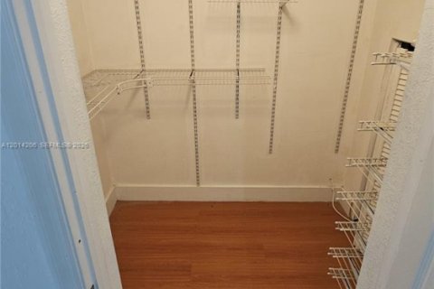 Appartement à louer à Miami, Floride: 2 chambres, 87.7 m2 № 2076220 - photo 7