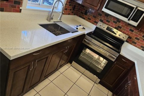Appartement à Miami, Floride 2 chambres, 87.7 m2 № 2076220