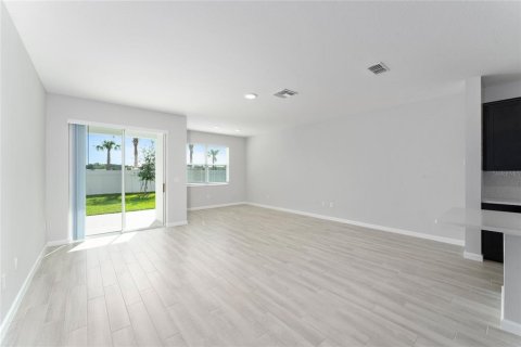 Touwnhouse à vendre à Orlando, Floride: 3 chambres, 146.51 m2 № 2415146 - photo 4