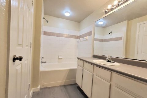 Condominio en alquiler en Orlando, Florida, 1 dormitorio, 71.35 m2 № 1869330 - foto 11