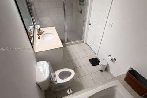 Condominio en alquiler en Hollywood, Florida, 2 dormitorios, 111.48 m2 № 2077959 - foto 20