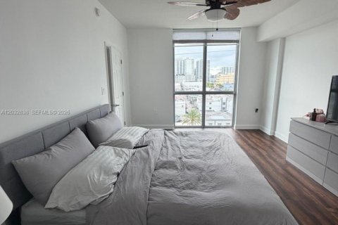 Condominio en alquiler en Hollywood, Florida, 2 dormitorios, 111.48 m2 № 2077959 - foto 13