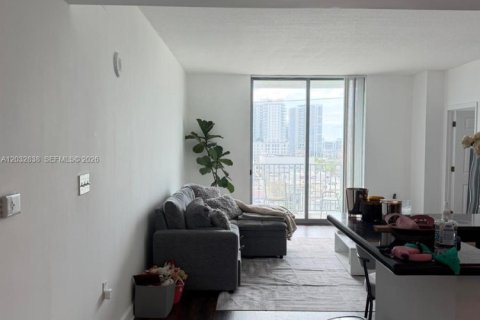Condominio en alquiler en Hollywood, Florida, 2 dormitorios, 111.48 m2 № 2077959 - foto 9