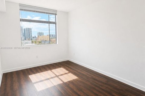 Condominio en alquiler en Hollywood, Florida, 2 dormitorios, 111.48 m2 № 2077959 - foto 22