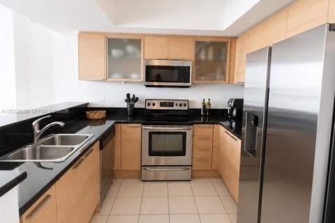 Condominio en alquiler en Hollywood, Florida, 2 dormitorios, 111.48 m2 № 2077959 - foto 4