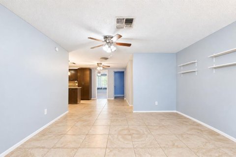 Villa ou maison à vendre à Port Richey, Floride: 3 chambres, 112.04 m2 № 2351557 - photo 11
