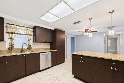 Villa ou maison à vendre à Port Richey, Floride: 3 chambres, 112.04 m2 № 2351557 - photo 19