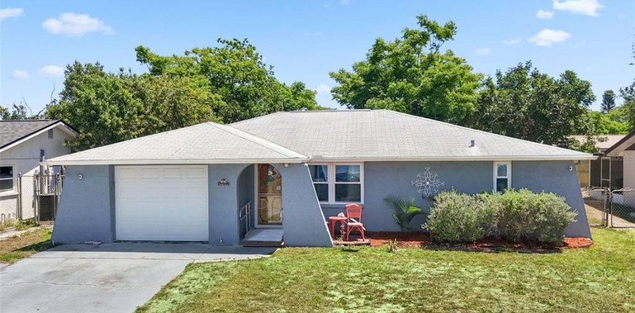 Villa ou maison à Port Richey, Floride 3 chambres, 112.04 m2 № 2351557