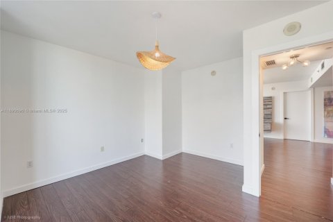 Copropriété à vendre à Miami, Floride: 2 chambres, 116.69 m2 № 1950173 - photo 10