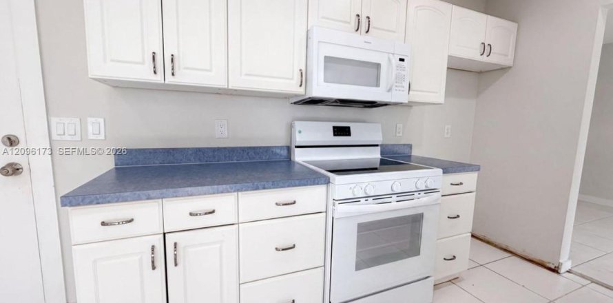 Villa ou maison à Deerfield Beach, Floride 3 chambres № 2386931