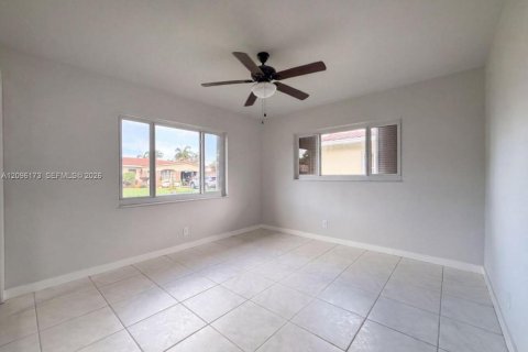 Villa ou maison à louer à Deerfield Beach, Floride: 3 chambres № 2386931 - photo 8