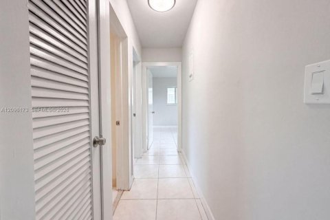 Villa ou maison à louer à Deerfield Beach, Floride: 3 chambres № 2386931 - photo 6