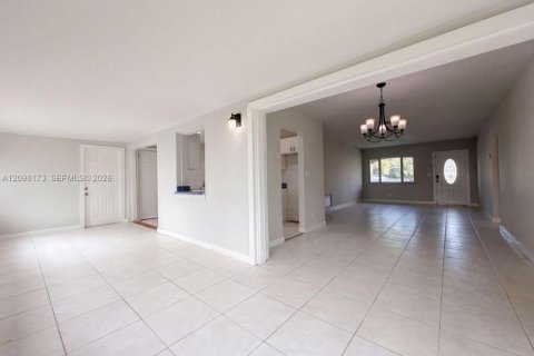 Villa ou maison à louer à Deerfield Beach, Floride: 3 chambres № 2386931 - photo 2