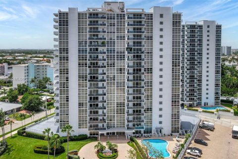 Condo in Fort Lauderdale, Florida, 2 bedrooms  № 1794565 - photo 4