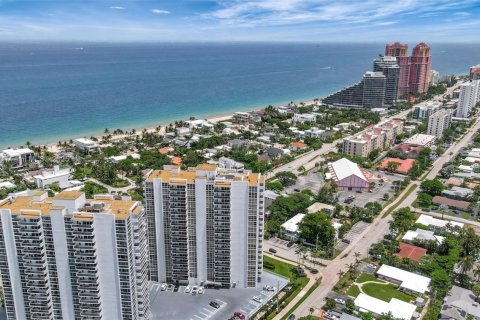 Condo in Fort Lauderdale, Florida, 2 bedrooms  № 1794565 - photo 10