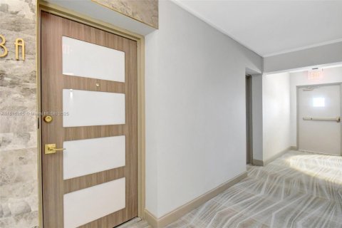 Condo in Fort Lauderdale, Florida, 2 bedrooms  № 1794565 - photo 19