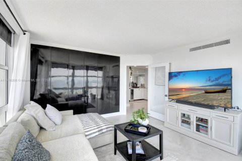 Condo in Fort Lauderdale, Florida, 2 bedrooms  № 1794565 - photo 25