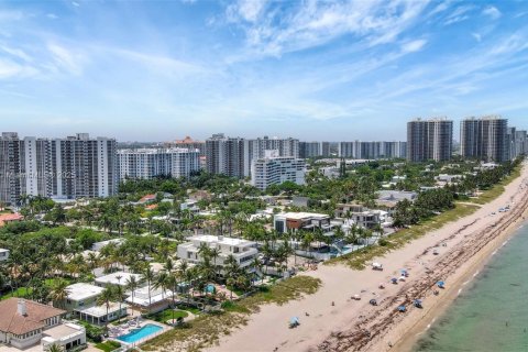 Condo in Fort Lauderdale, Florida, 2 bedrooms  № 1794565 - photo 16