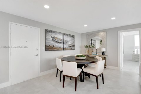 Condo in Fort Lauderdale, Florida, 2 bedrooms  № 1794565 - photo 21
