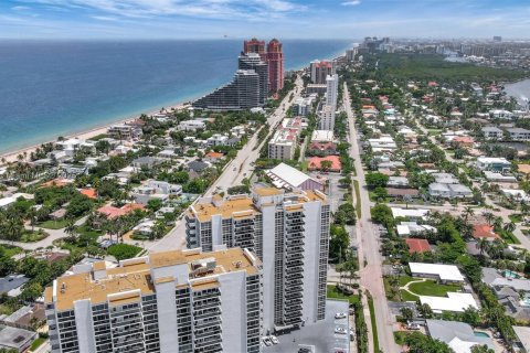 Condo in Fort Lauderdale, Florida, 2 bedrooms  № 1794565 - photo 11
