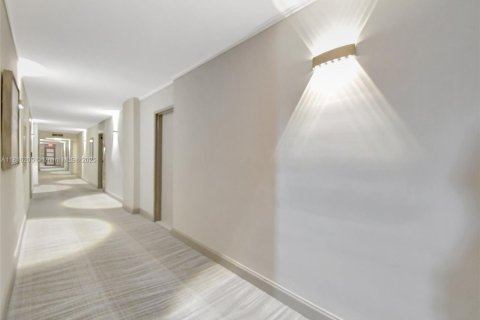 Condo in Fort Lauderdale, Florida, 2 bedrooms  № 1794565 - photo 20