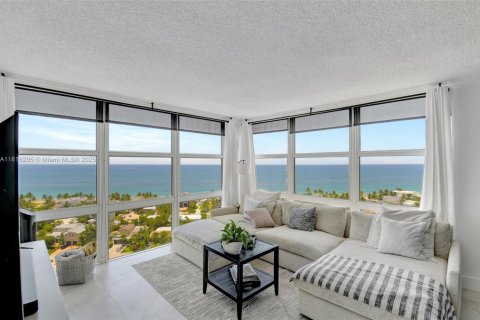 Condo in Fort Lauderdale, Florida, 2 bedrooms  № 1794565 - photo 2