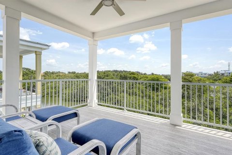 House in HUNTERS POINT in Cortez, Florida 3 bedrooms, 155.89 sq.m. № 2298510 - photo 26