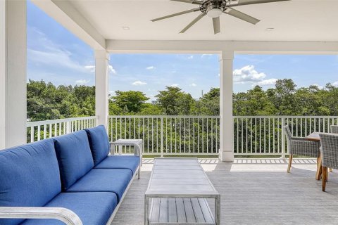 House in HUNTERS POINT in Cortez, Florida 3 bedrooms, 155.89 sq.m. № 2298510 - photo 11