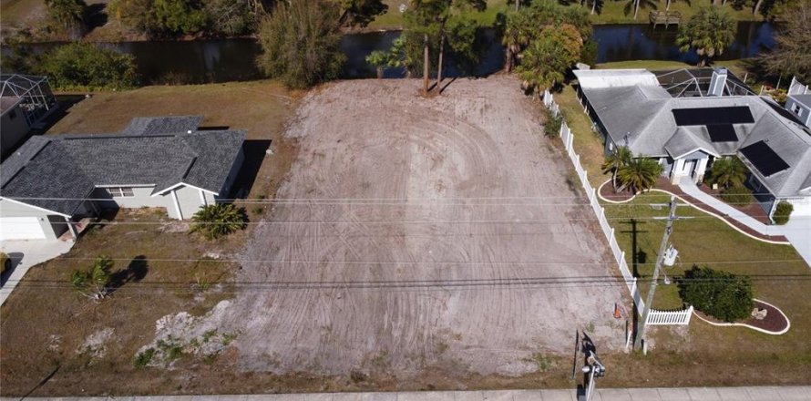 Terreno en Port Charlotte, Florida № 2143487