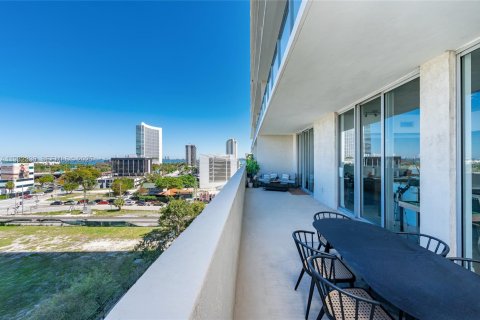 Condominio en venta en Miami, Florida, 2 dormitorios, 115.38 m2 № 1991551 - foto 17