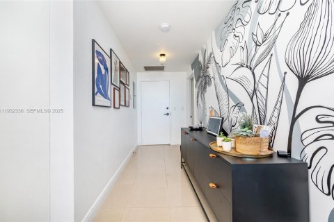 Condominio en venta en Miami, Florida, 2 dormitorios, 115.38 m2 № 1991551 - foto 11