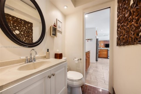 Casa en venta en Miami, Florida, 6 dormitorios, 275.64 m2 № 1865701 - foto 17