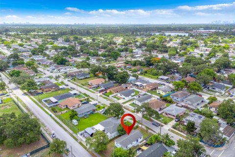 House in Miami Gardens, Florida 3 bedrooms, 98.2 sq.m. № 1872596 - photo 22