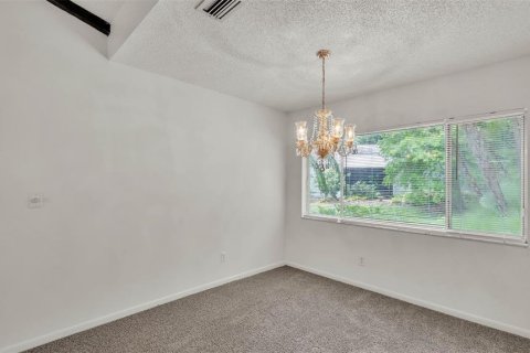 House in Winter Haven, Florida 2 bedrooms, 154.87 sq.m. № 1760098 - photo 9