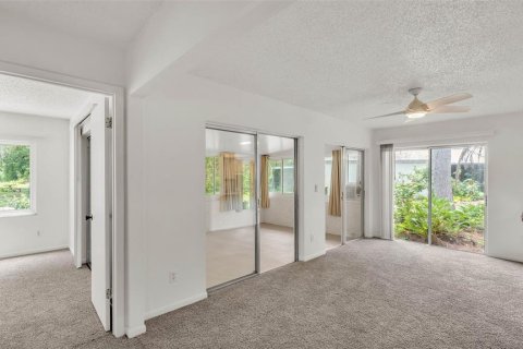 House in Winter Haven, Florida 2 bedrooms, 154.87 sq.m. № 1760098 - photo 13