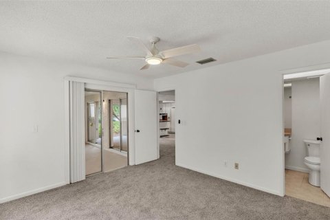 House in Winter Haven, Florida 2 bedrooms, 154.87 sq.m. № 1760098 - photo 23
