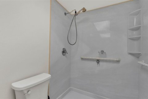 House in Winter Haven, Florida 2 bedrooms, 154.87 sq.m. № 1760098 - photo 26