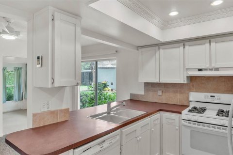 House in Winter Haven, Florida 2 bedrooms, 154.87 sq.m. № 1760098 - photo 19