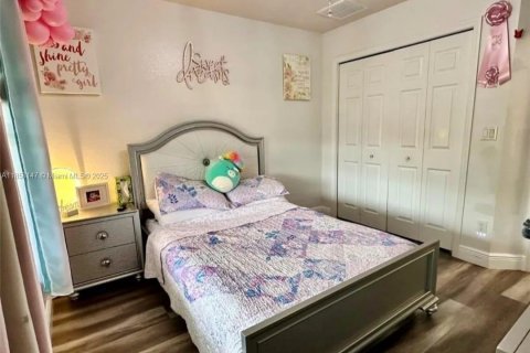 Casa en venta en Lehigh Acres, Florida, 3 dormitorios, 153.57 m2 № 2022698 - foto 12