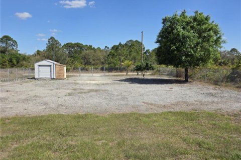 Casa en venta en Lehigh Acres, Florida, 3 dormitorios, 153.57 m2 № 2022698 - foto 18