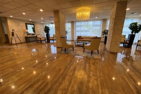 Condo in Hallandale Beach, Florida, 1 bedroom  № 1867539 - photo 5