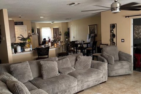 Villa ou maison à vendre à Kissimmee, Floride: 3 chambres, 131.64 m2 № 1912621 - photo 13