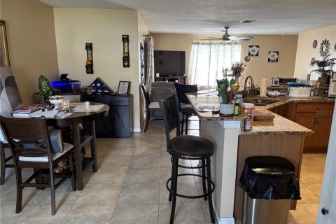Villa ou maison à vendre à Kissimmee, Floride: 3 chambres, 131.64 m2 № 1912621 - photo 12