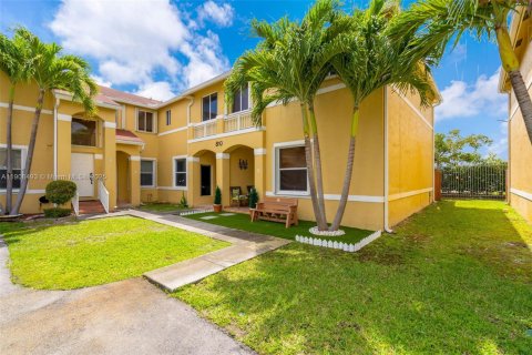 Touwnhouse à Miami, Floride 3 chambres, 108.7 m2 № 2018758