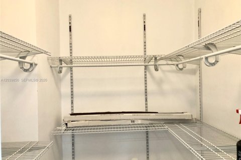 Condominio en alquiler en Miami, Florida, 46.45 m2 № 2086147 - foto 22
